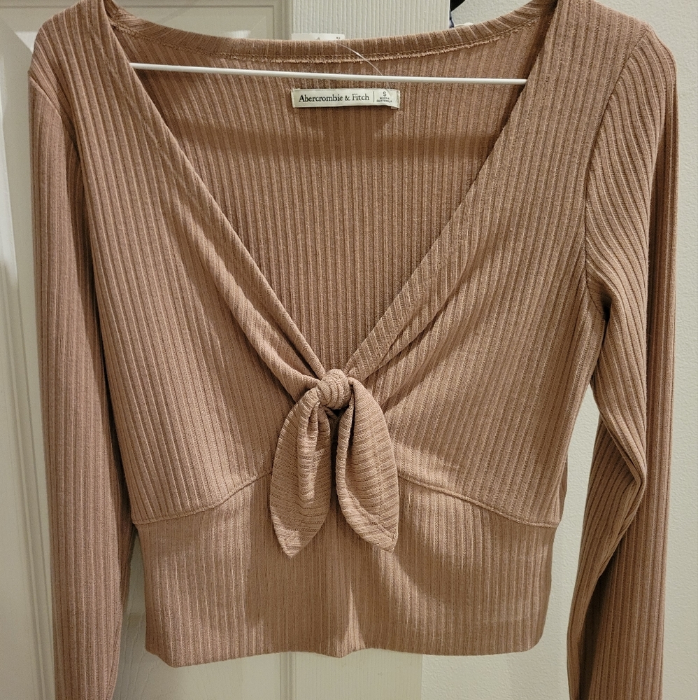 *NWT* Abercrombie & Fitch Crop Top Size Small